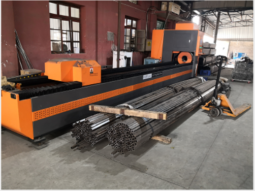 Vierkantpfostenanker montieren